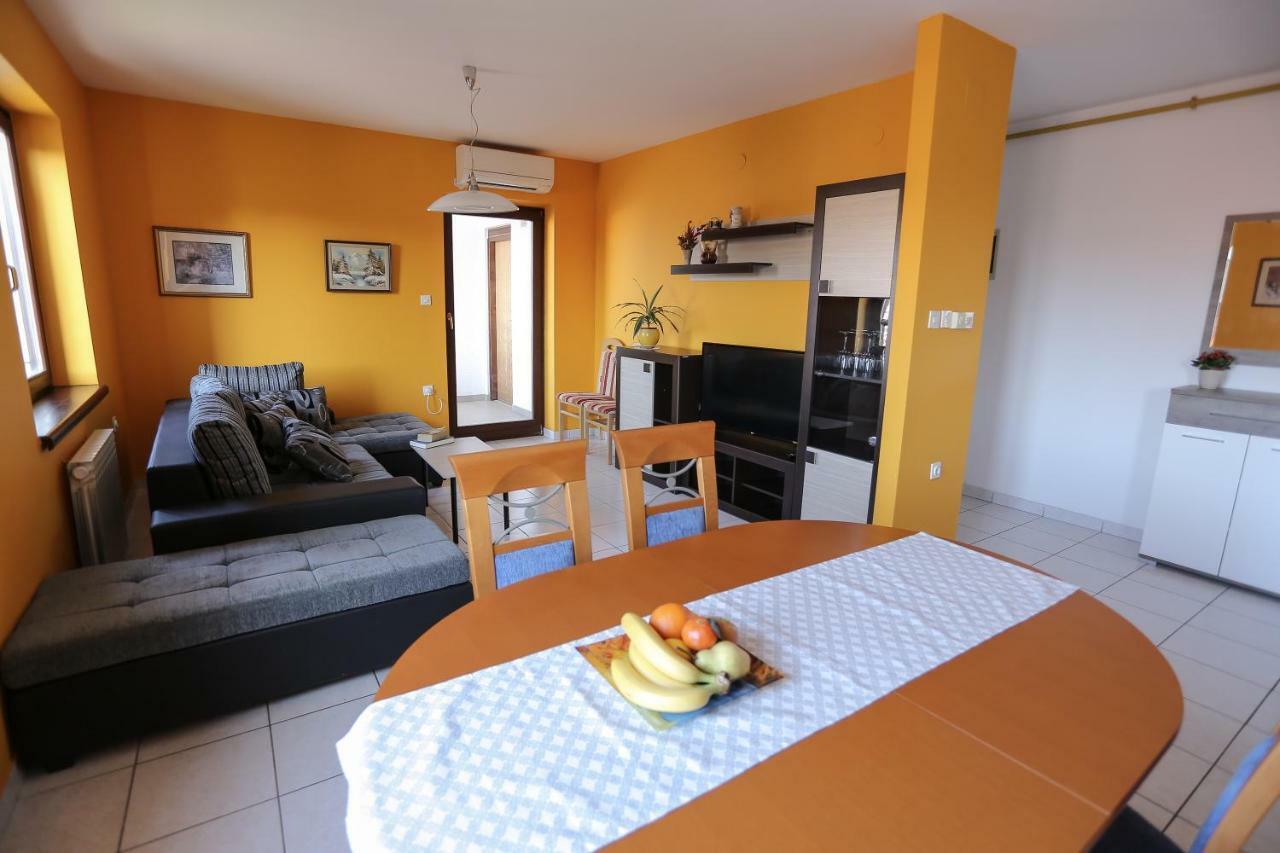 Apartment Sunny Place プーラ エクステリア 写真