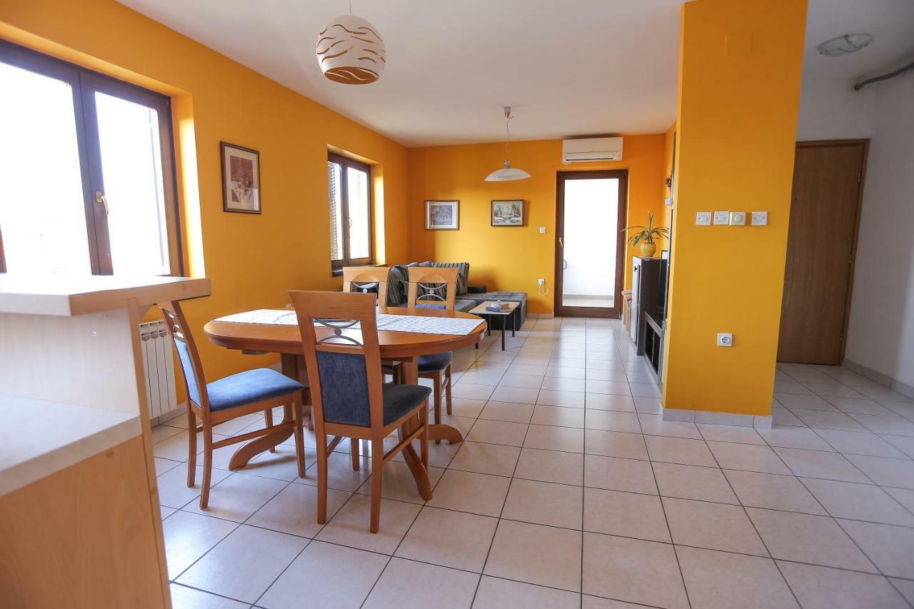 Apartment Sunny Place プーラ エクステリア 写真