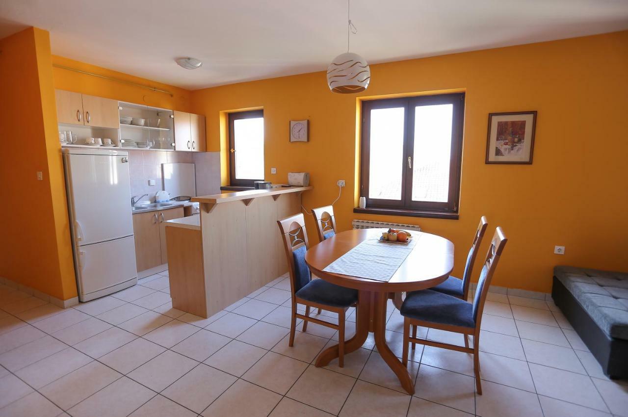 Apartment Sunny Place プーラ エクステリア 写真